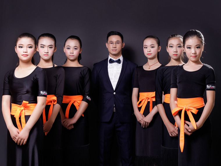 鹽商人物第24期丨專訪夢黑池舞蹈創(chuàng)始人陸豐裕：逐夢人生，舞動精彩